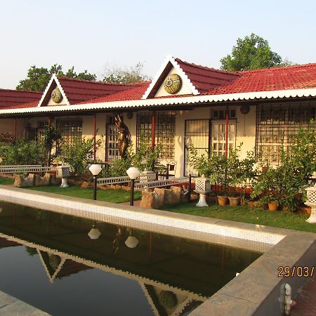 Sona Villa, The Lake Chalet Kudal  外观 照片