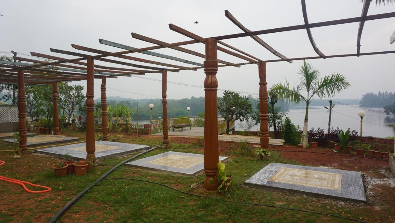 Sona Villa, The Lake Chalet Kudal  外观 照片