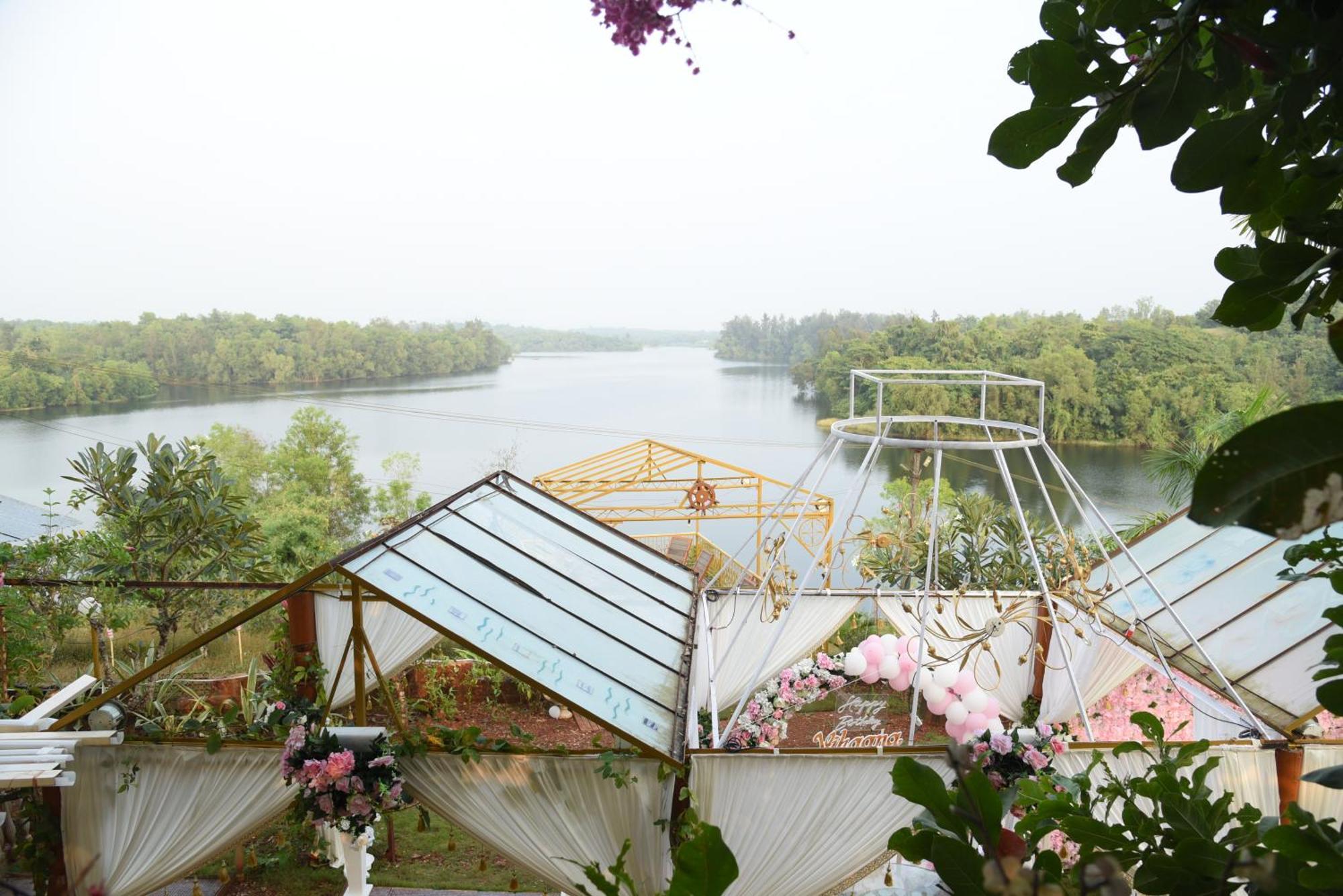 Sona Villa, The Lake Chalet Kudal  外观 照片