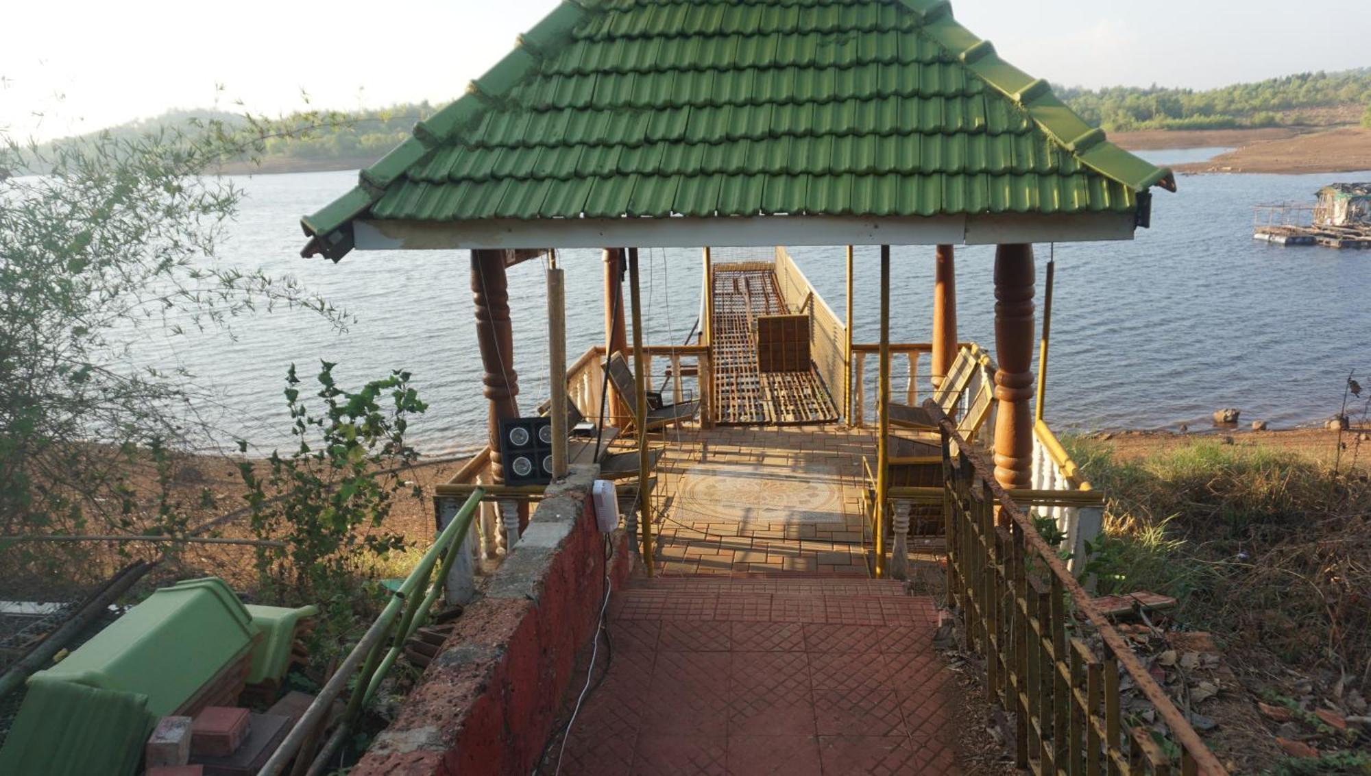 Sona Villa, The Lake Chalet Kudal  外观 照片