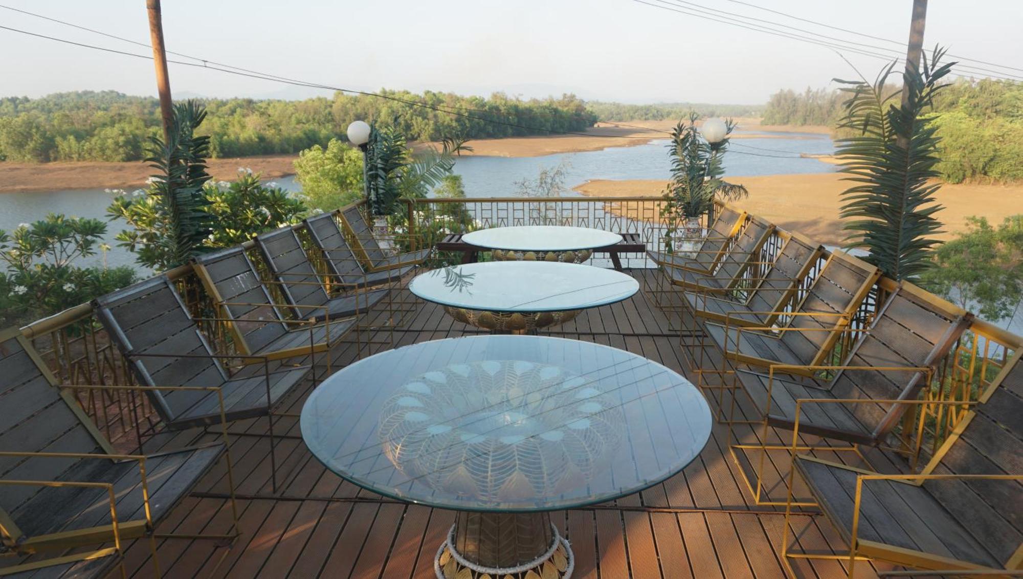 Sona Villa, The Lake Chalet Kudal  外观 照片