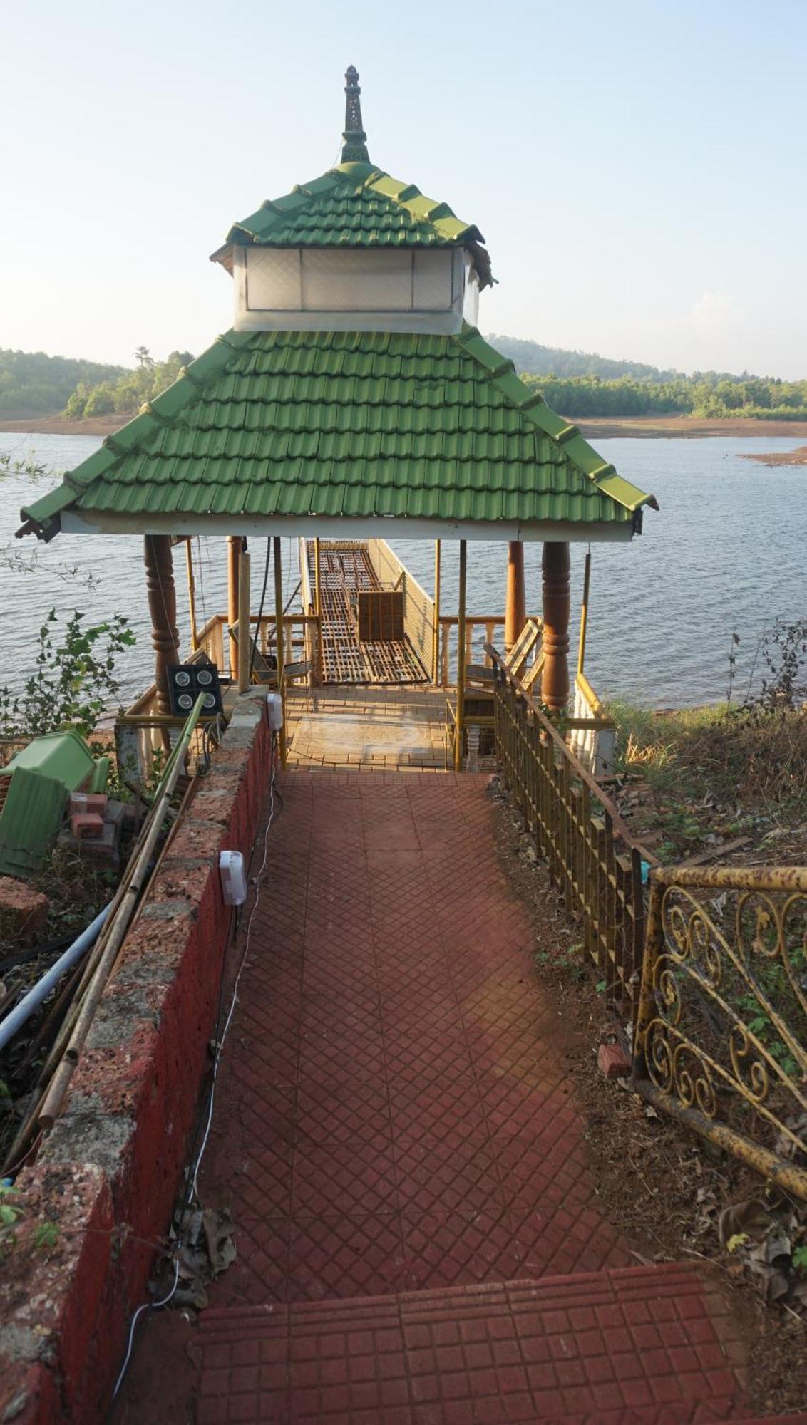 Sona Villa, The Lake Chalet Kudal  外观 照片
